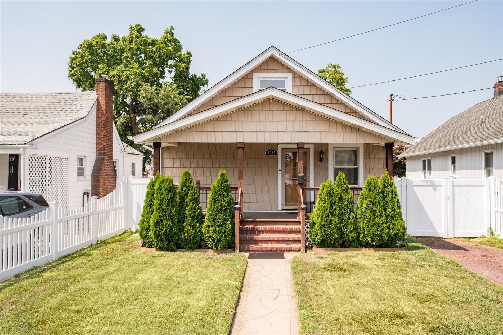 #1 photo, 1039 Steele Boulevard, नासाउ काउंटी Baldwin , NY 11510