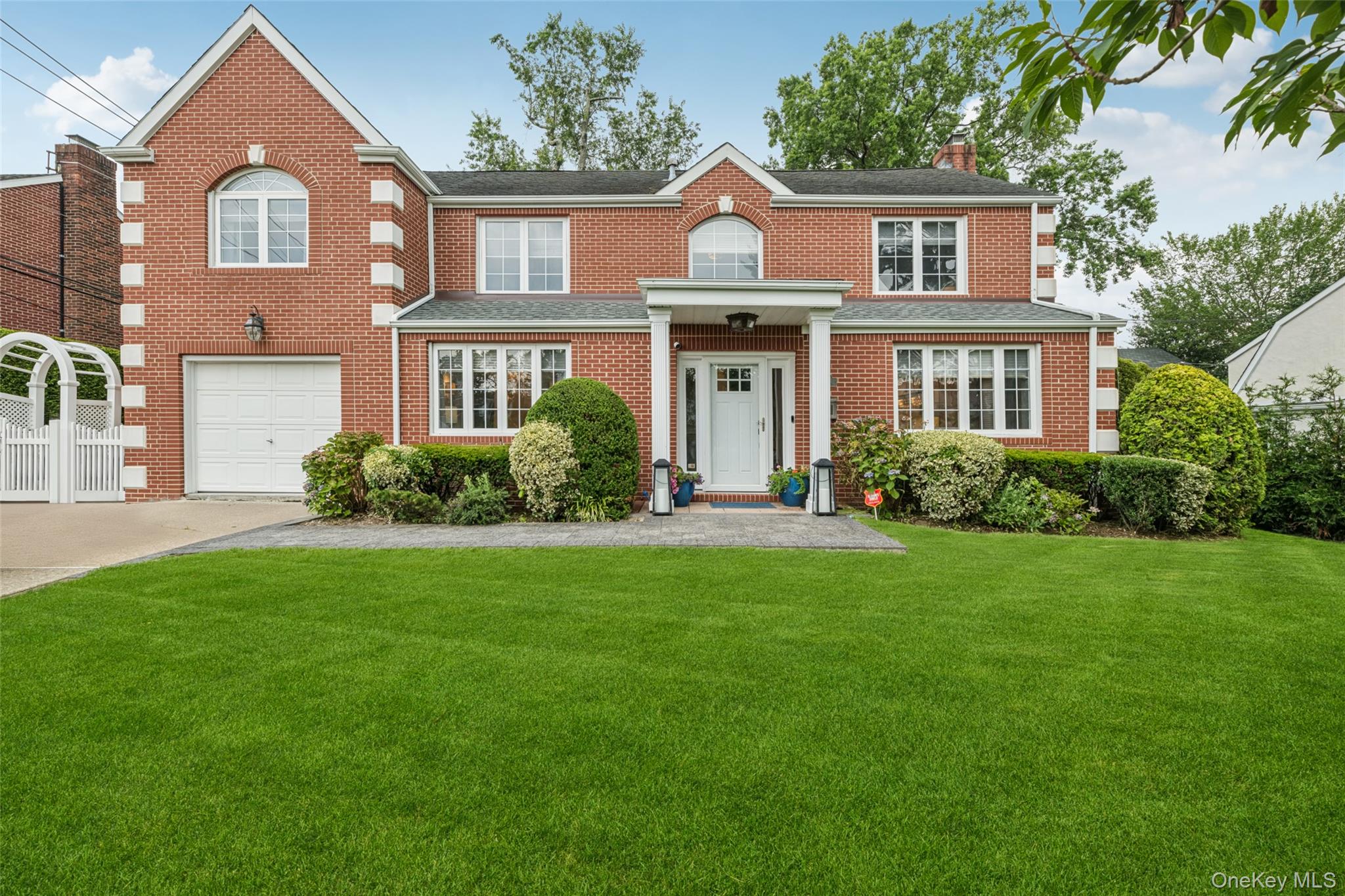 #1 photo, 24 Old Estate Road, Manhasset , NY 11030