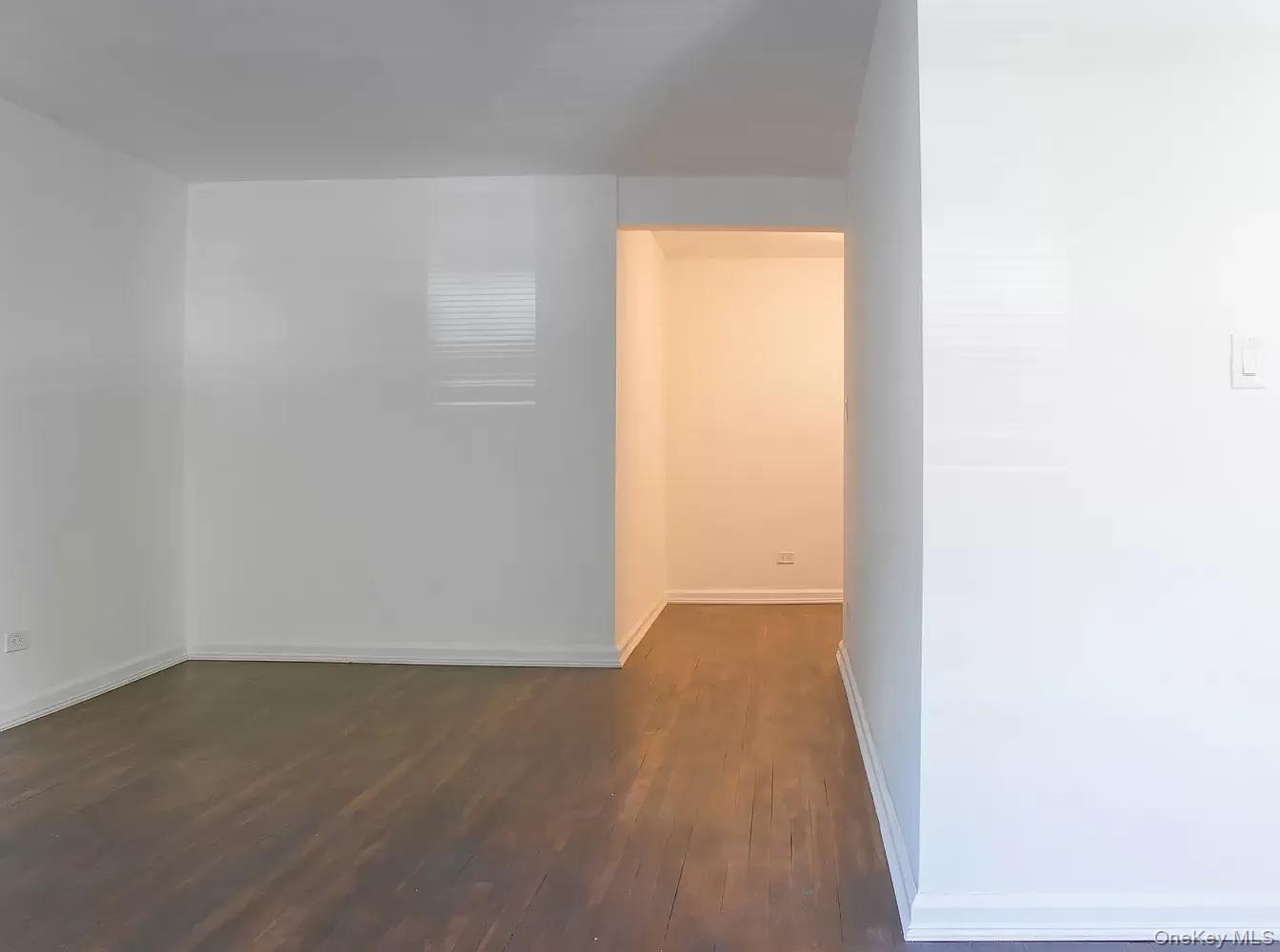 #3 photo, 37-27 86 Street, クイーンズ区 Jackson Heights , NY 11372