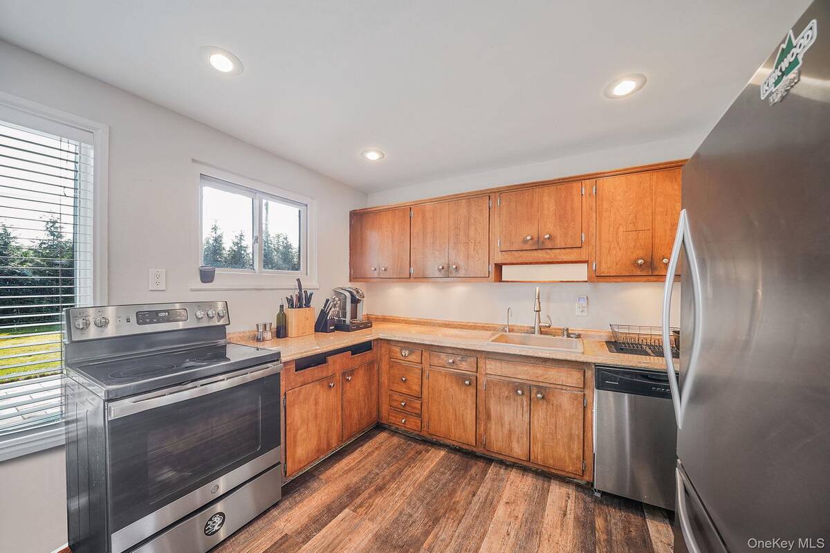 #21 photo, 7 Scott Drive, Melville , NY 11747