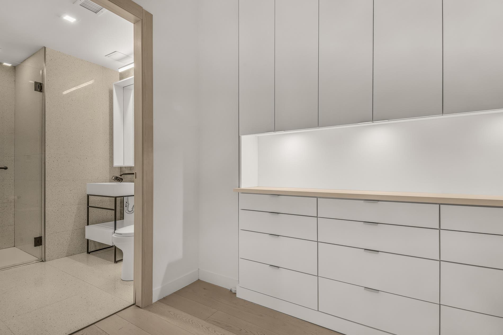 #8 photo, New York City, マンハッタン East Harlem , NY 10029