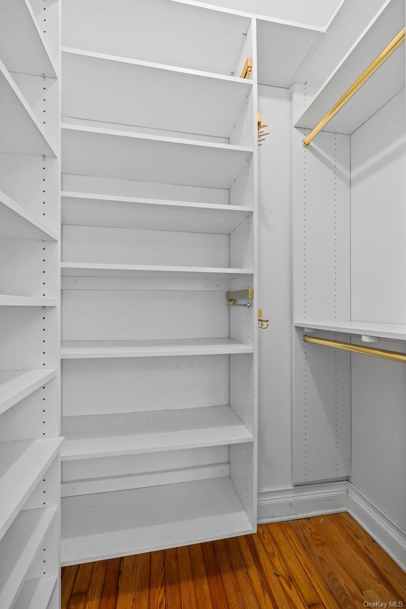 #14 photo, 525 W 238th Street, Bronx , NY 10463