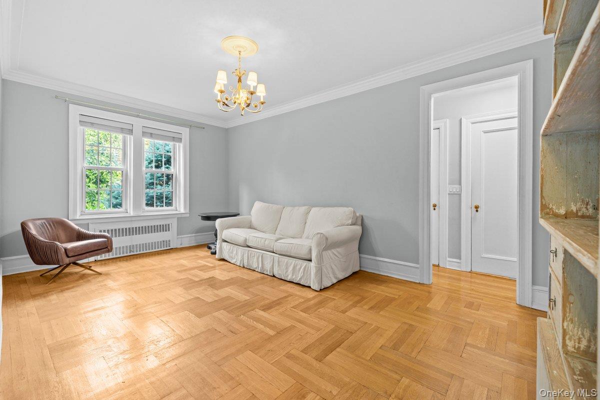 #8 photo, 525 W 238th Street, Bronx , NY 10463