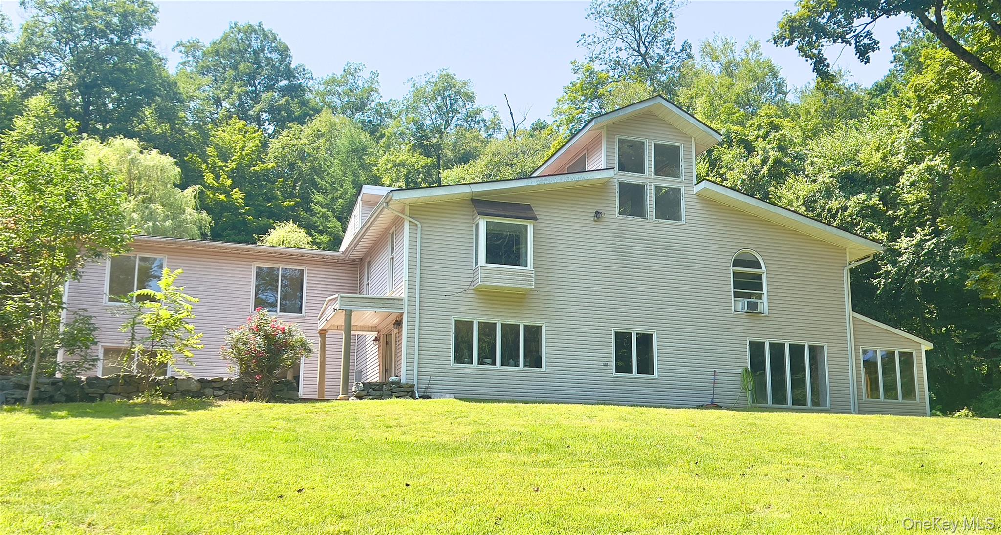 #1 photo, 401 Dixon Road, 紐約州 Carmel , NY 10512