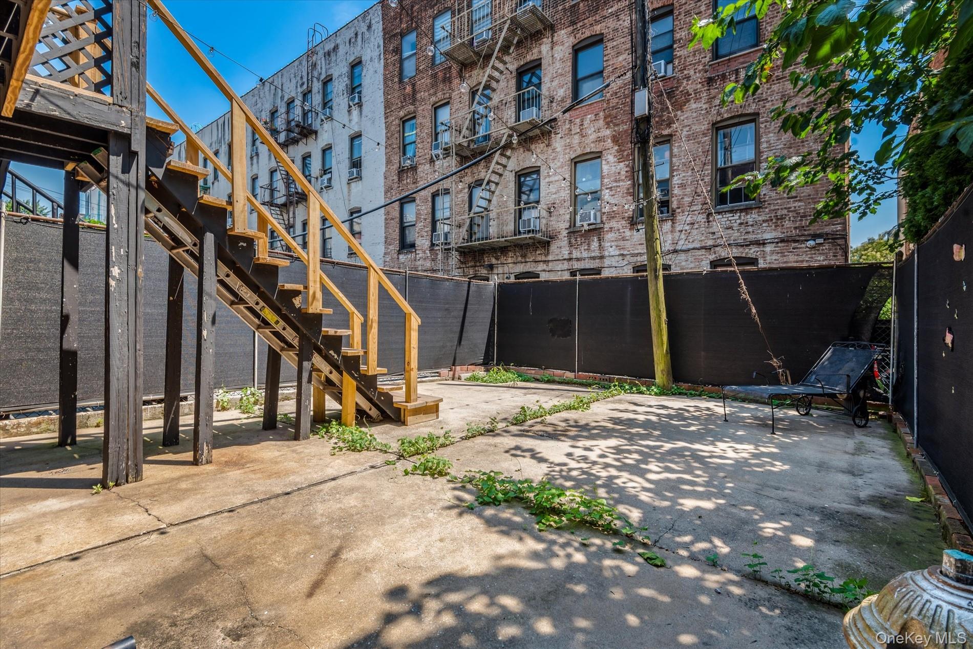 #16 photo, 26-19 14th Place, Astoria , NY 11102