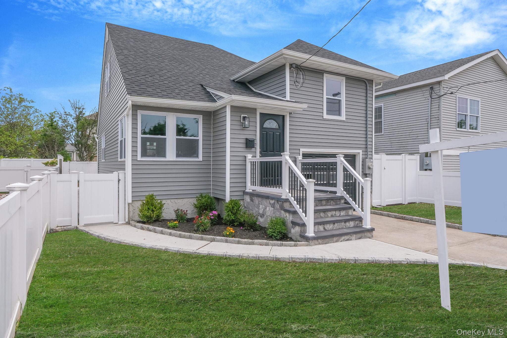 #1 photo, 47 E Jackson Avenue, سوفولك Babylon , NY 11702