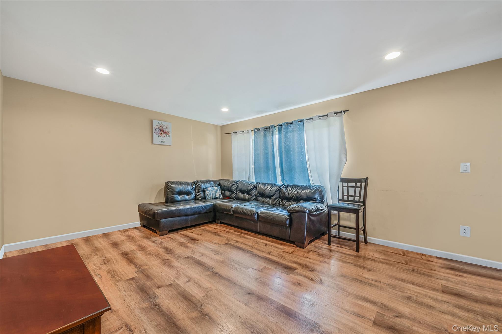 #4 photo, 905 Doane Avenue, Bellport , NY 11713