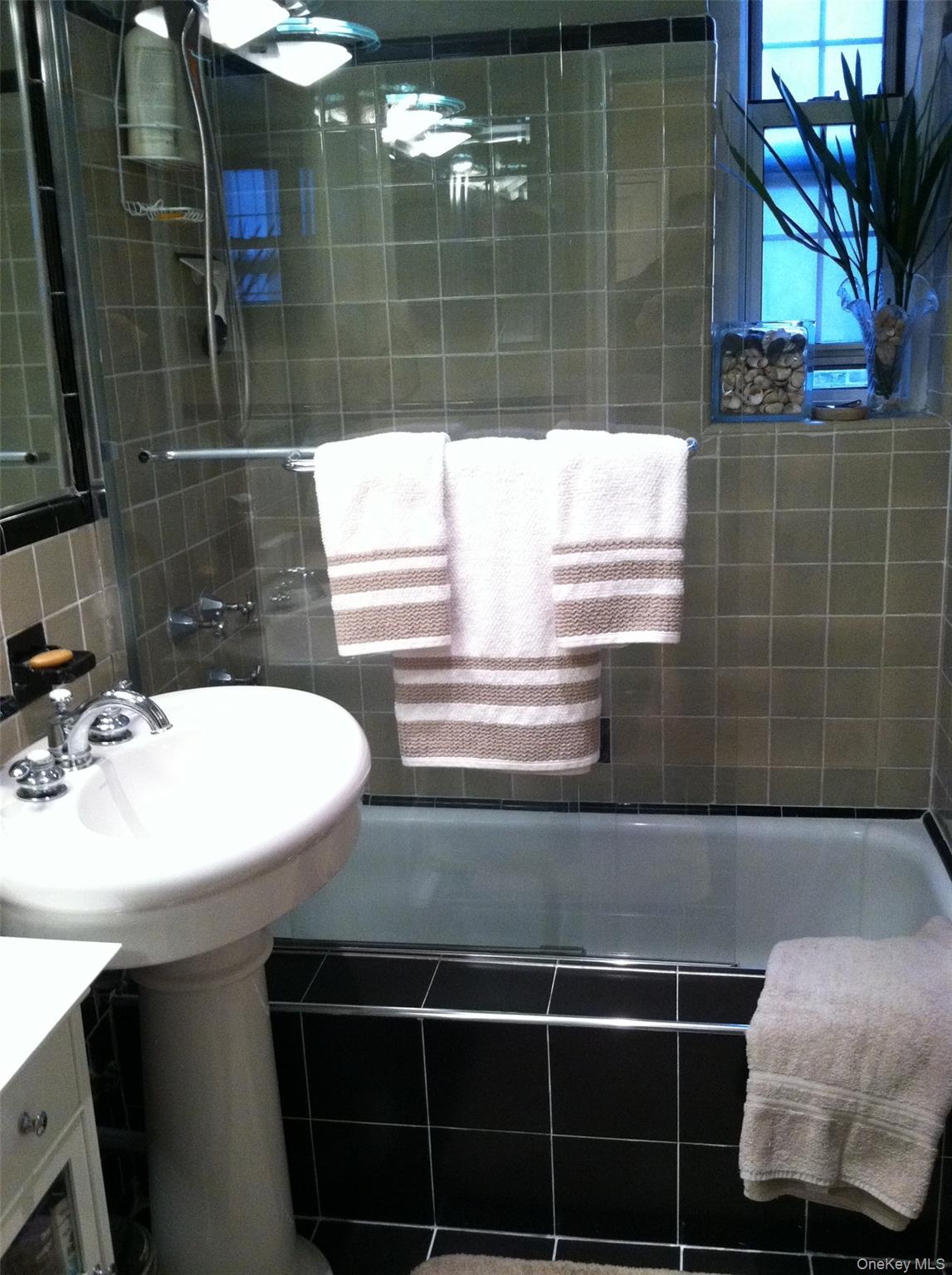 #10 photo, 102-40 67th Drive, クイーンズ区 Forest Hills , NY 11375