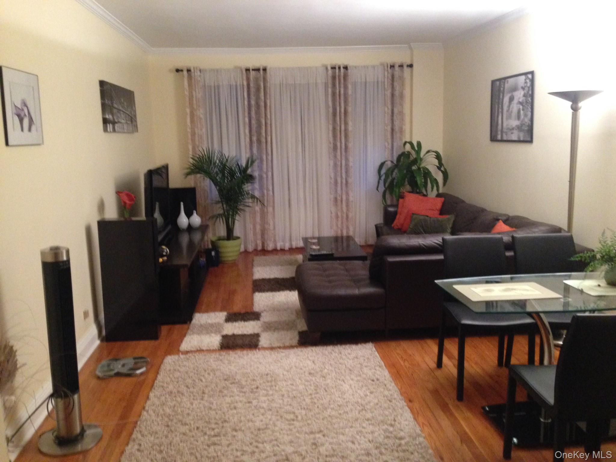 #4 photo, 102-40 67th Drive, クイーンズ区 Forest Hills , NY 11375