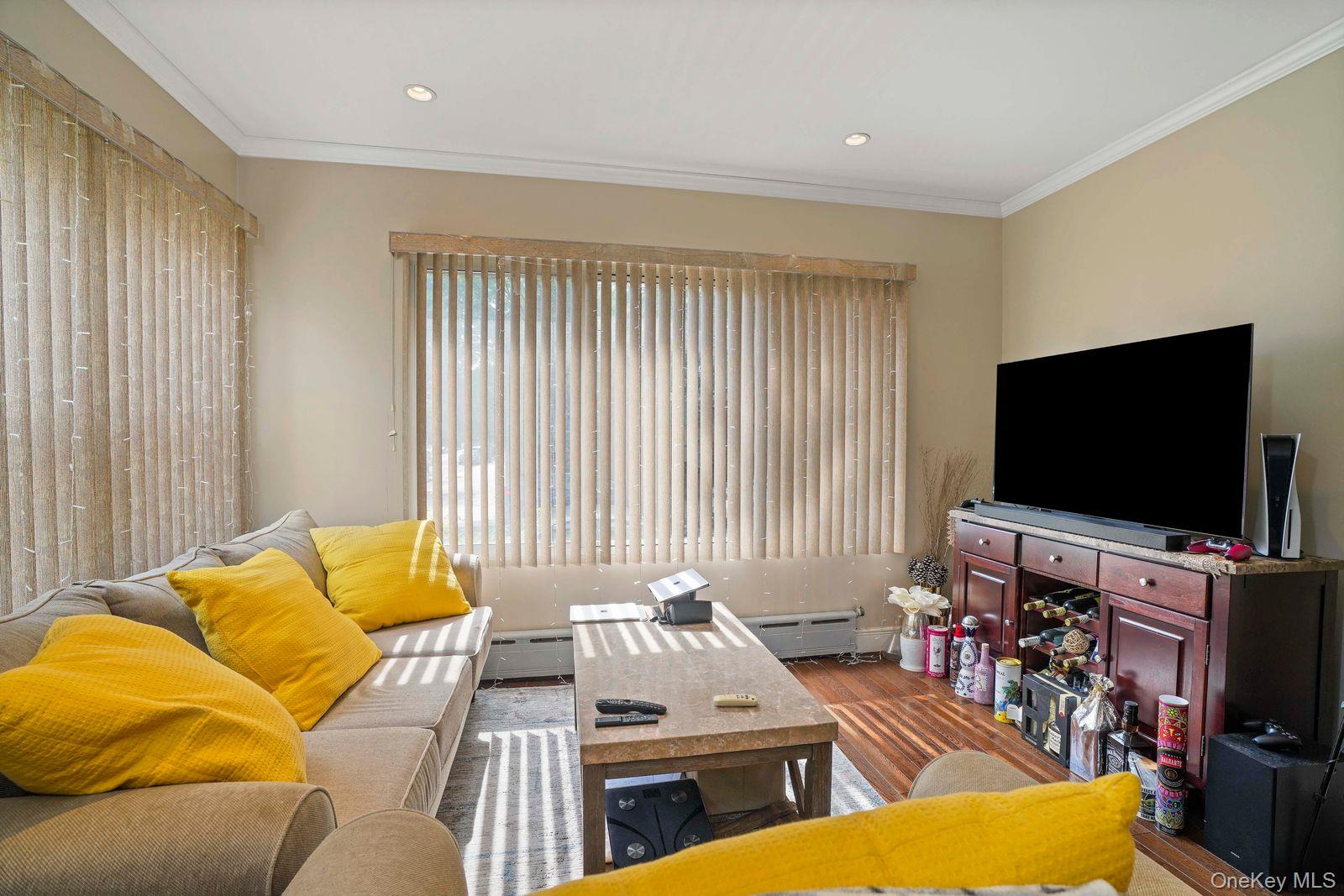 #13 photo, 70-49 66th Place, クイーンズ区 Glendale , NY 11385