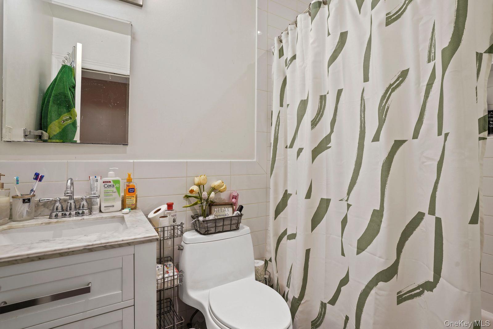 #15 photo, 70-49 66th Place, クイーンズ区 Glendale , NY 11385