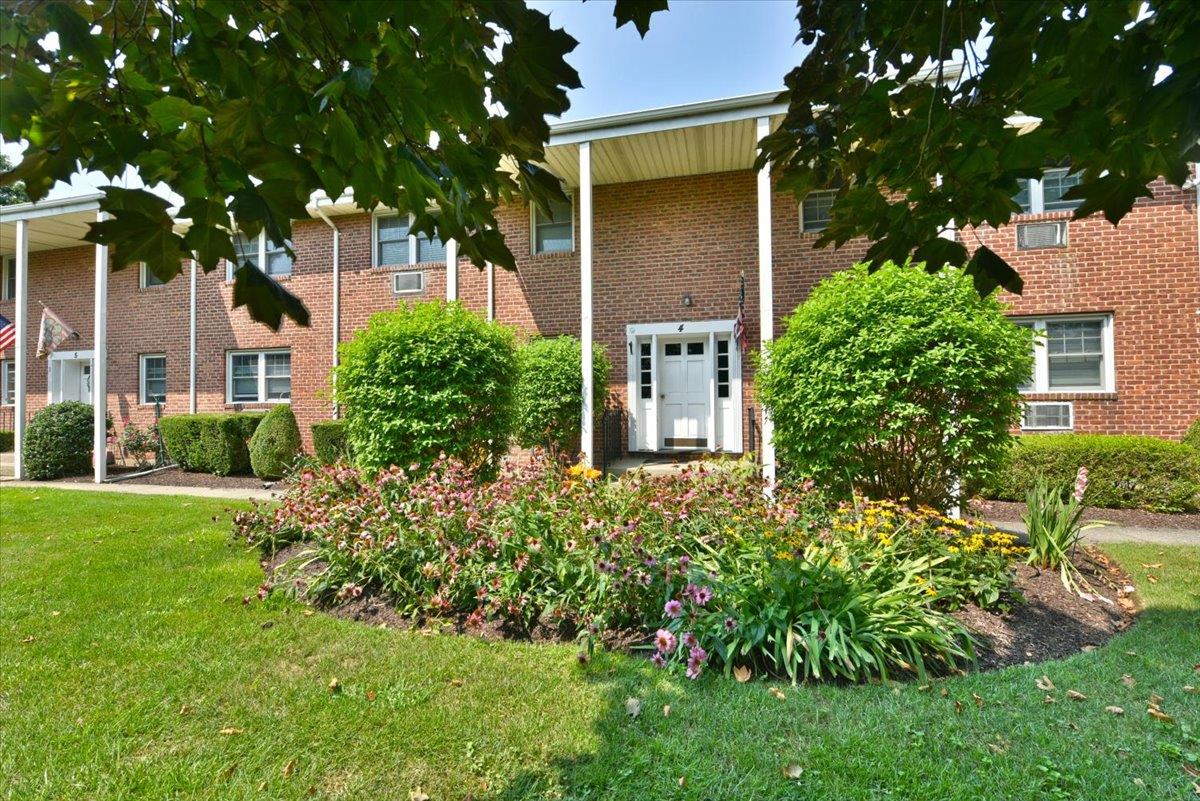 #1 photo, 295 Merrick Road, サフォーク郡 Amityville , NY 11701