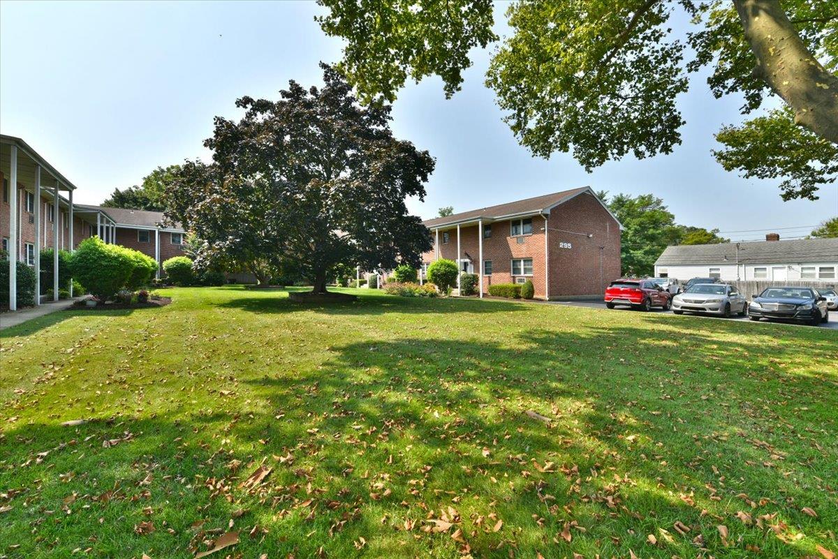 #2 photo, 295 Merrick Road, サフォーク郡 Amityville , NY 11701