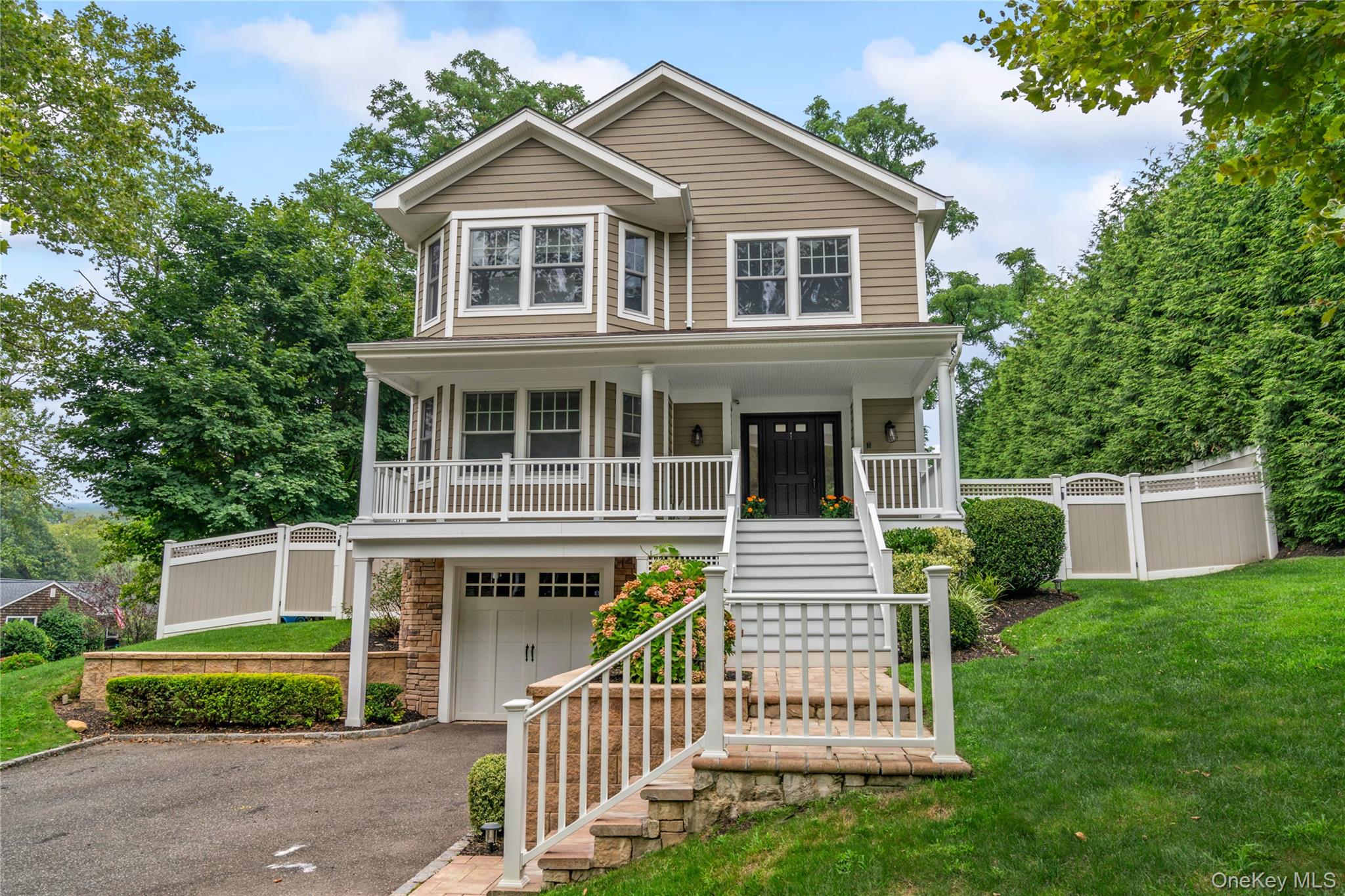 #1 photo, 10 Northwood Circle, Huntington , NY 11743