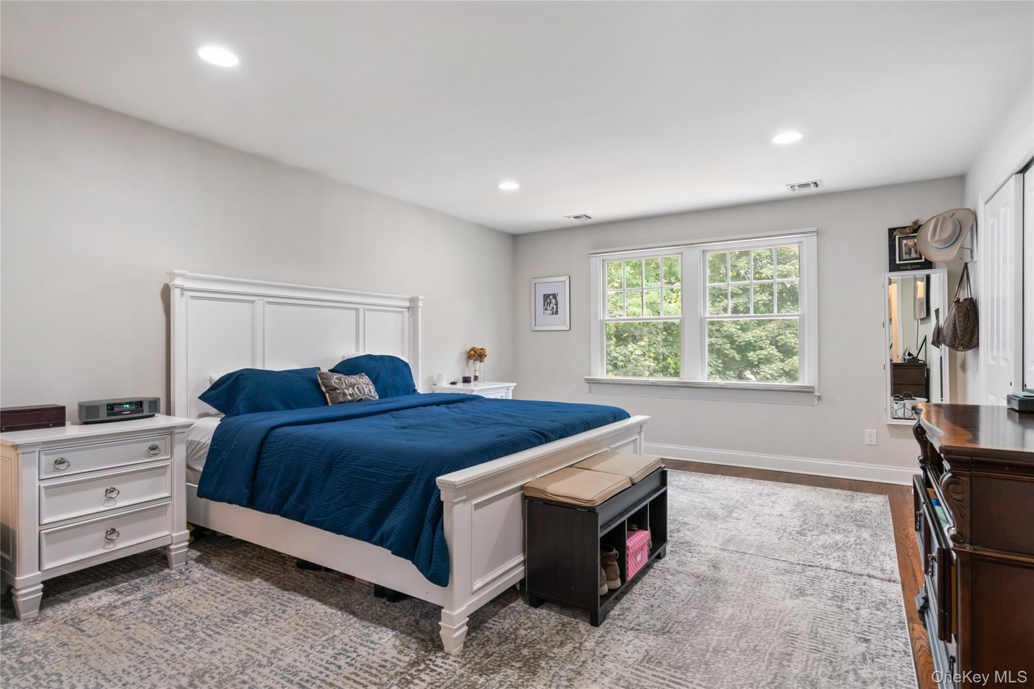 #14 photo, 10 Northwood Circle, Huntington , NY 11743