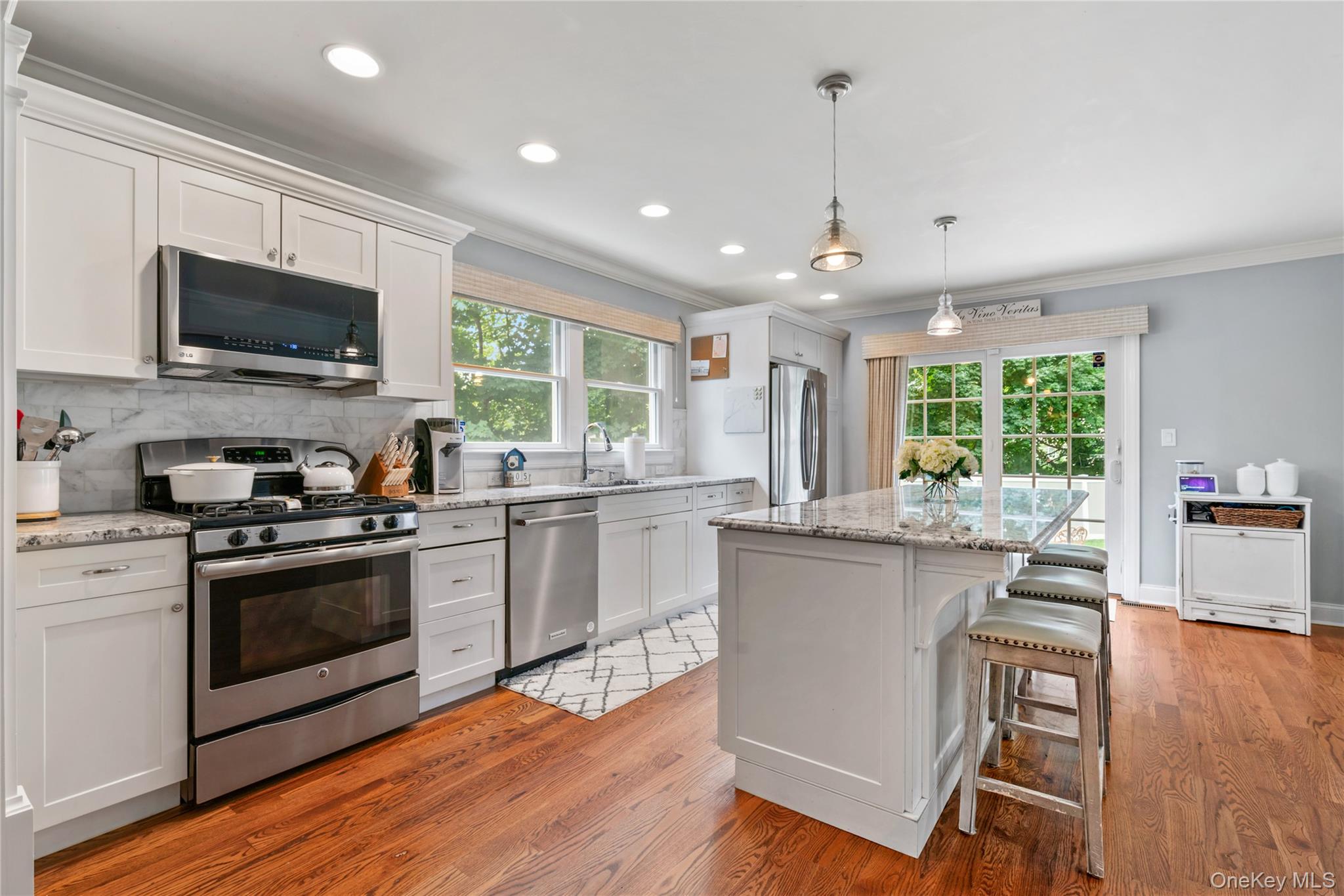 #6 photo, 10 Northwood Circle, Huntington , NY 11743