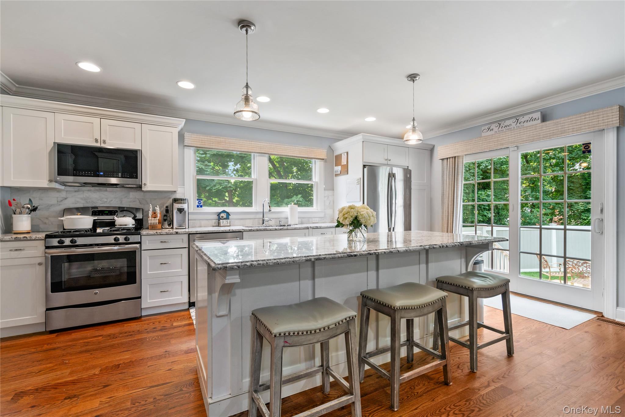 #7 photo, 10 Northwood Circle, Huntington , NY 11743