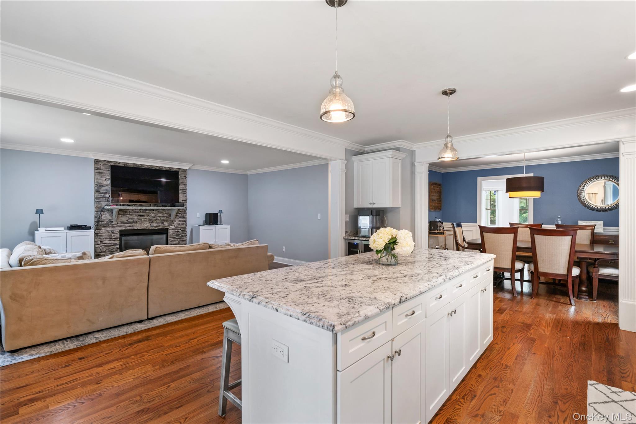 #9 photo, 10 Northwood Circle, Huntington , NY 11743