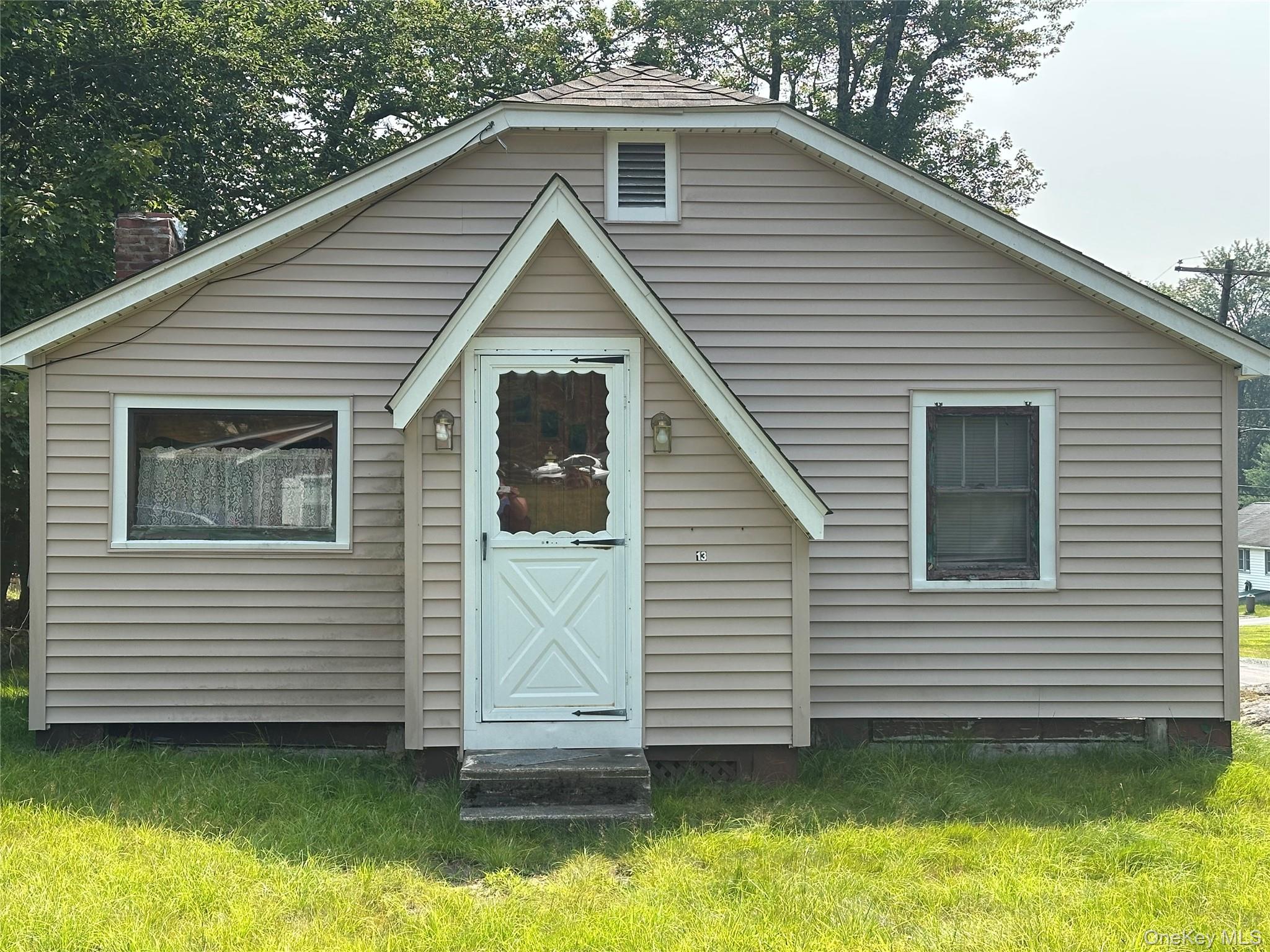 #1 photo, 13 E Pierce Avenue, Smallwood , NY 12720