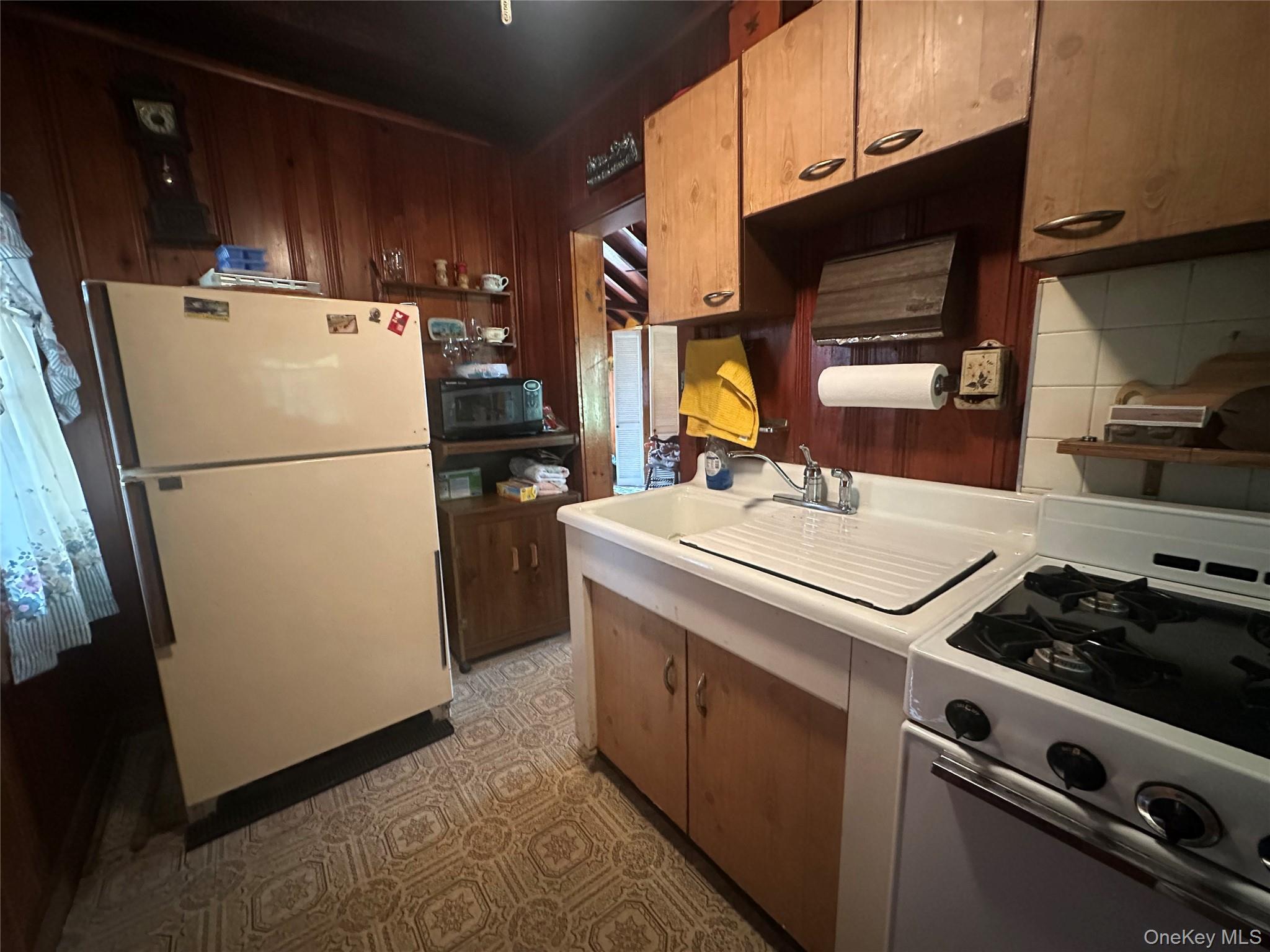 #17 photo, 13 E Pierce Avenue, Smallwood , NY 12720