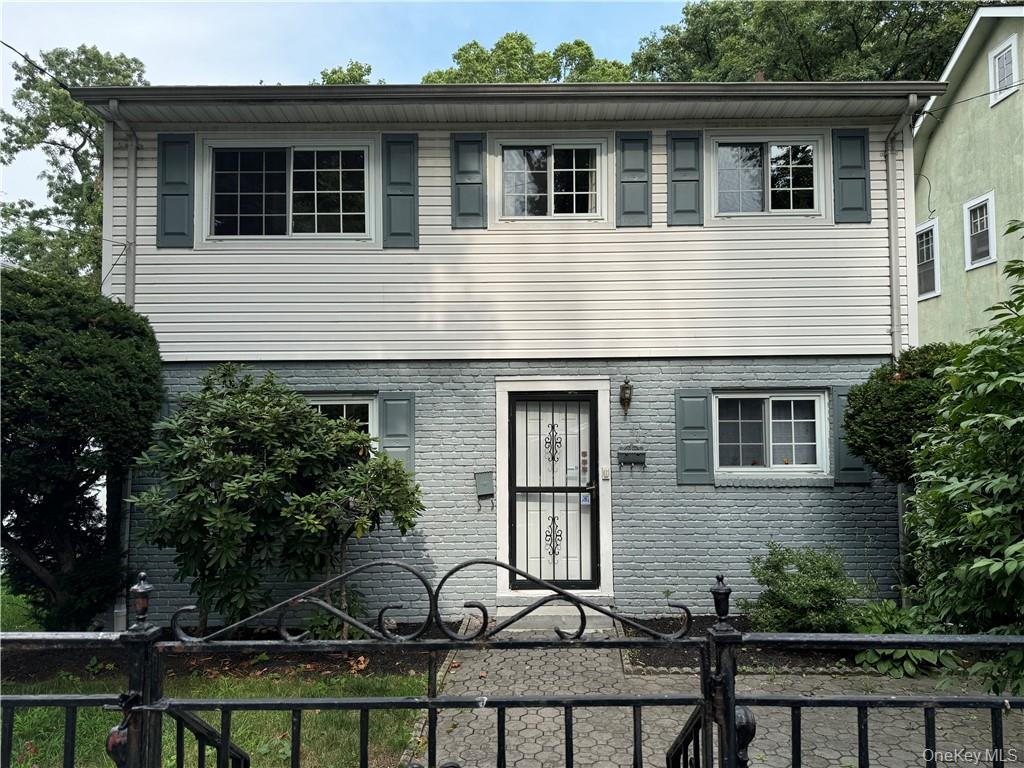 #1 photo, 415 Warwick Avenue, Mount Vernon , NY 10553