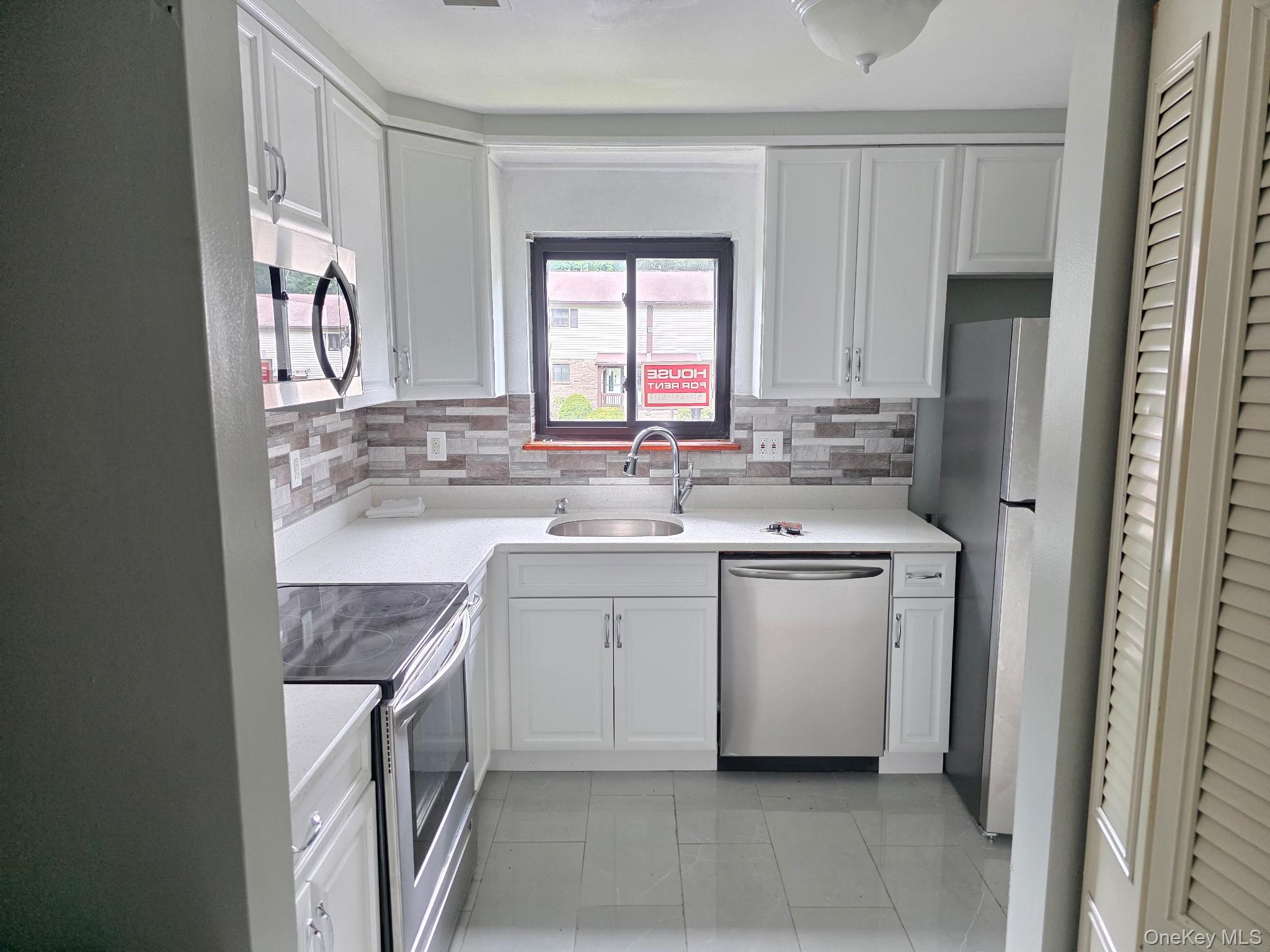 #2 photo, 285 Village Court, Kingston , NY 12401