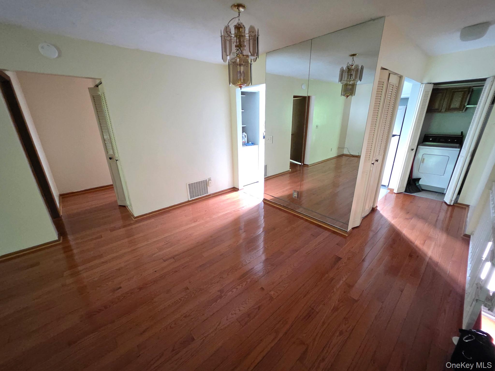 #4 photo, 285 Village Court, Kingston , NY 12401