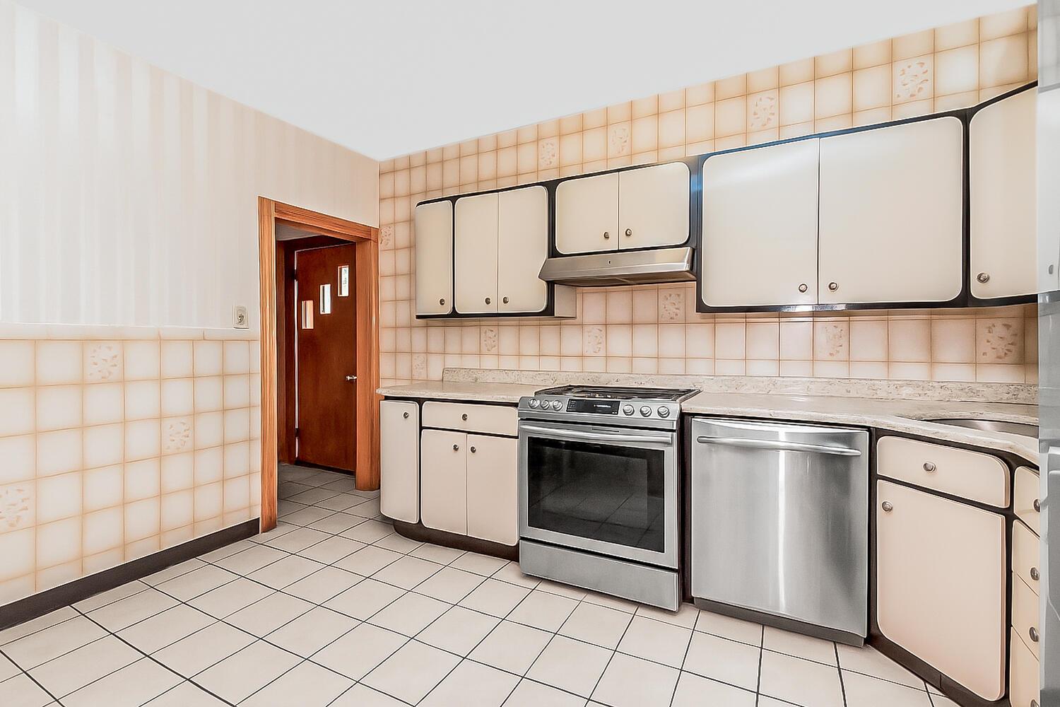 #7 photo, 7 Elaine Terrace, Yonkers , NY 10701