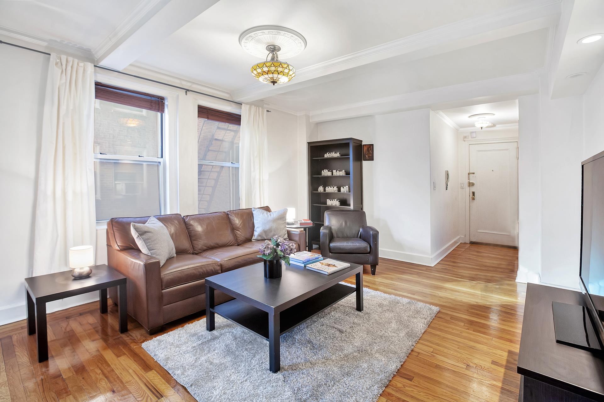 #5 photo, 333 E 43RD Street, マンハッタン Turtle Bay , NY 10017