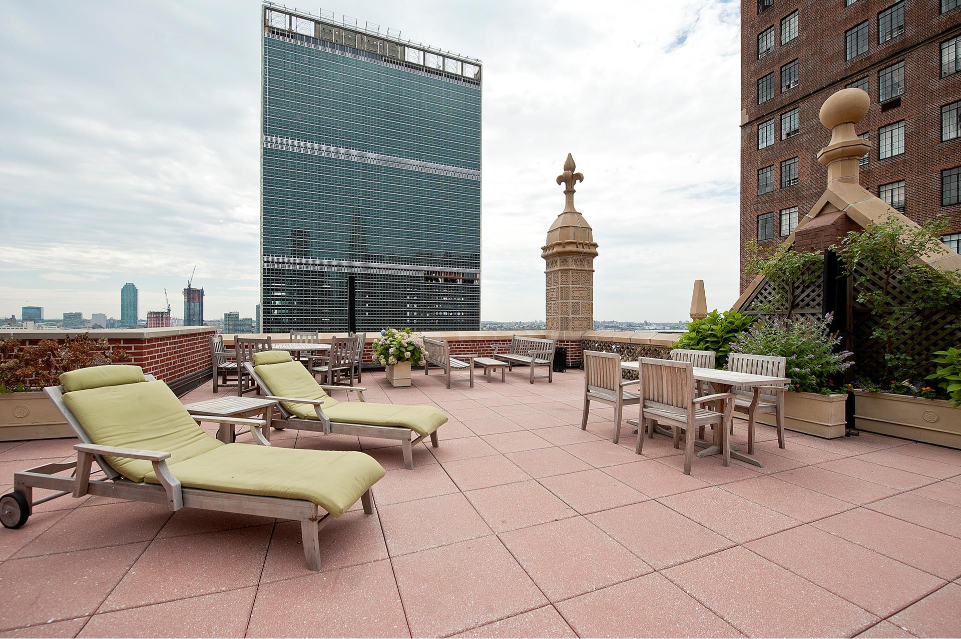 #8 photo, 333 E 43RD Street, マンハッタン Turtle Bay , NY 10017