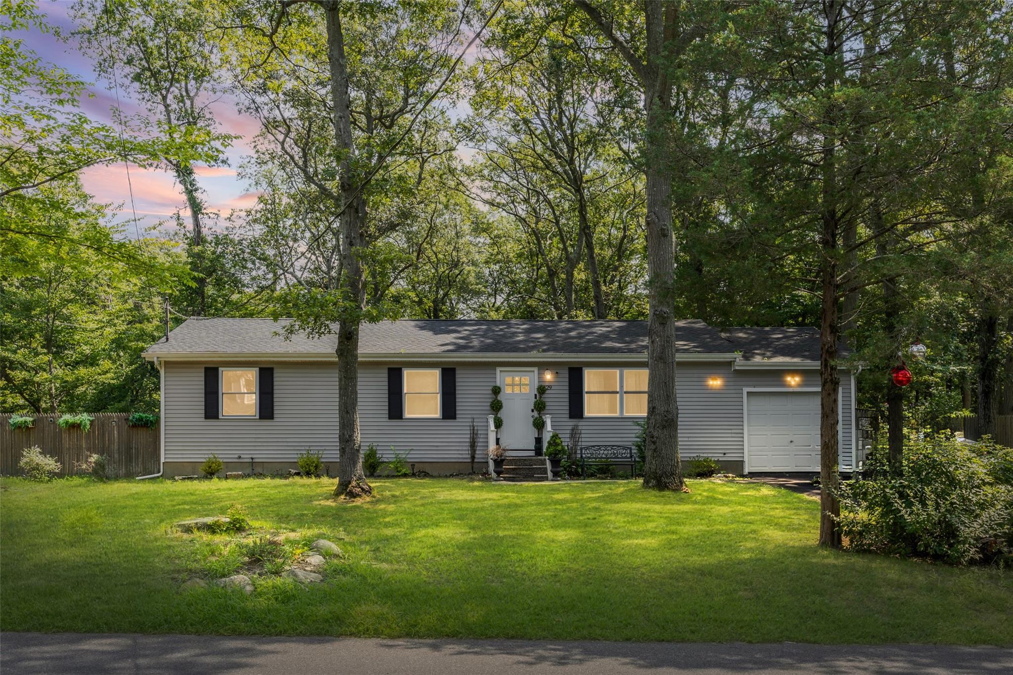 #1 photo, 129 W Bartlett Road, Middle Island , NY 11953