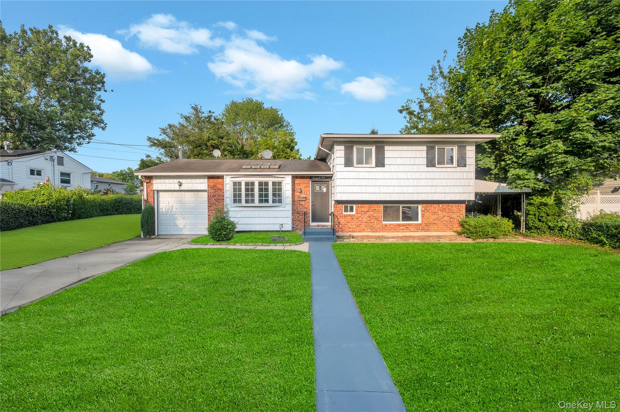 #1 photo, 295 W 24th Street, सफ़ोक काउंटी Deer Park , NY 11729