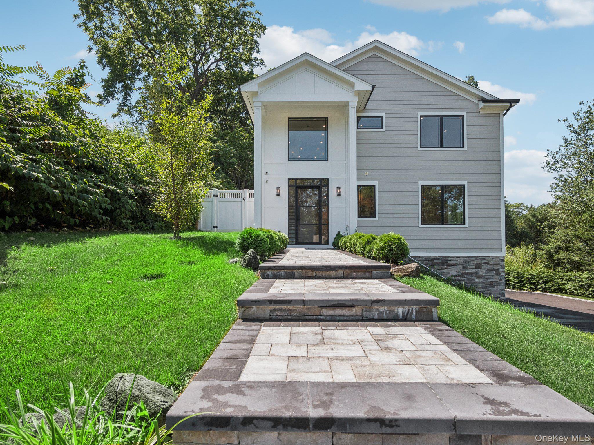 #1 photo, 2 Arthur Place, Woodbury , NY 11797