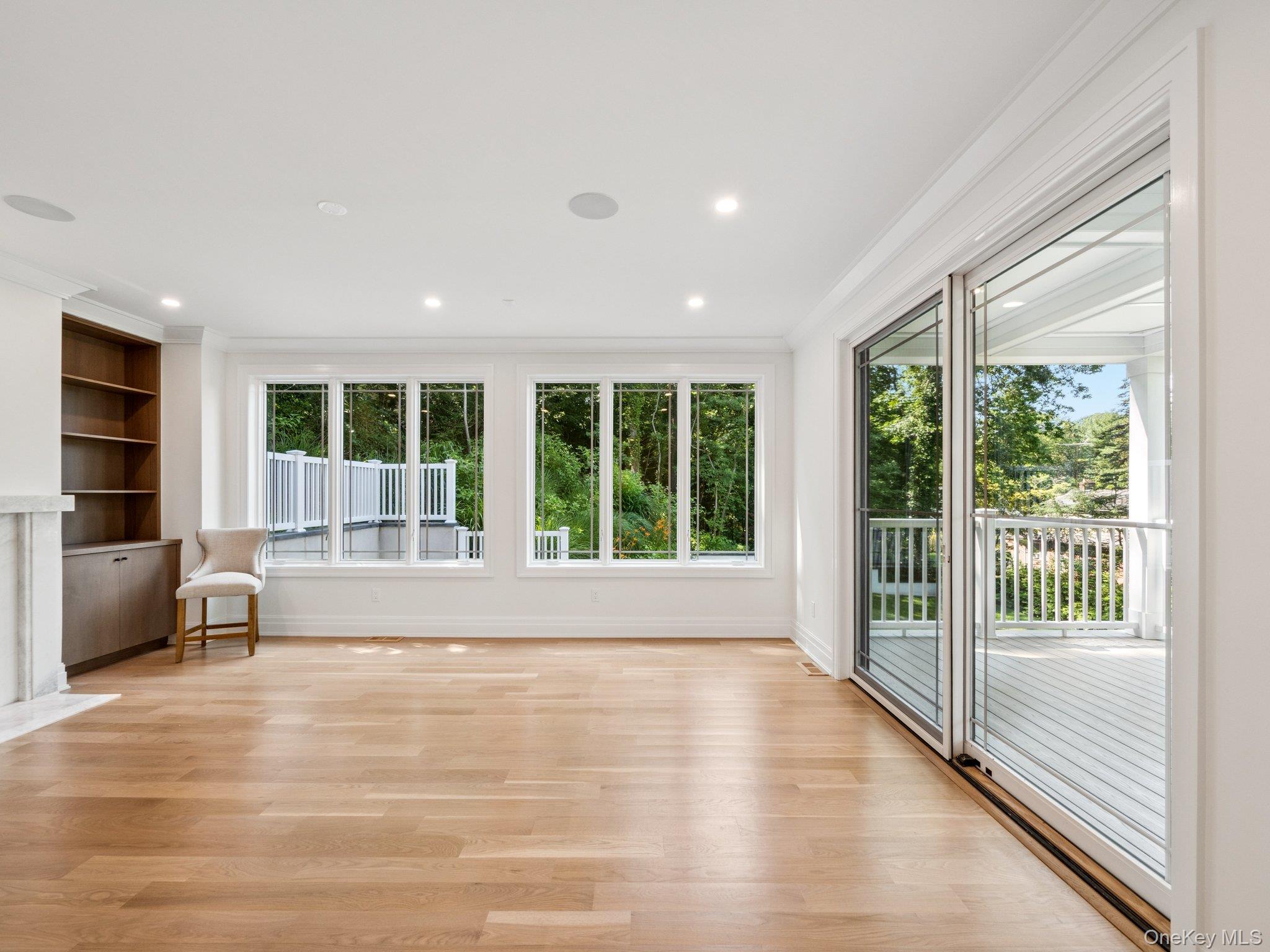 #13 photo, 2 Arthur Place, Woodbury , NY 11797