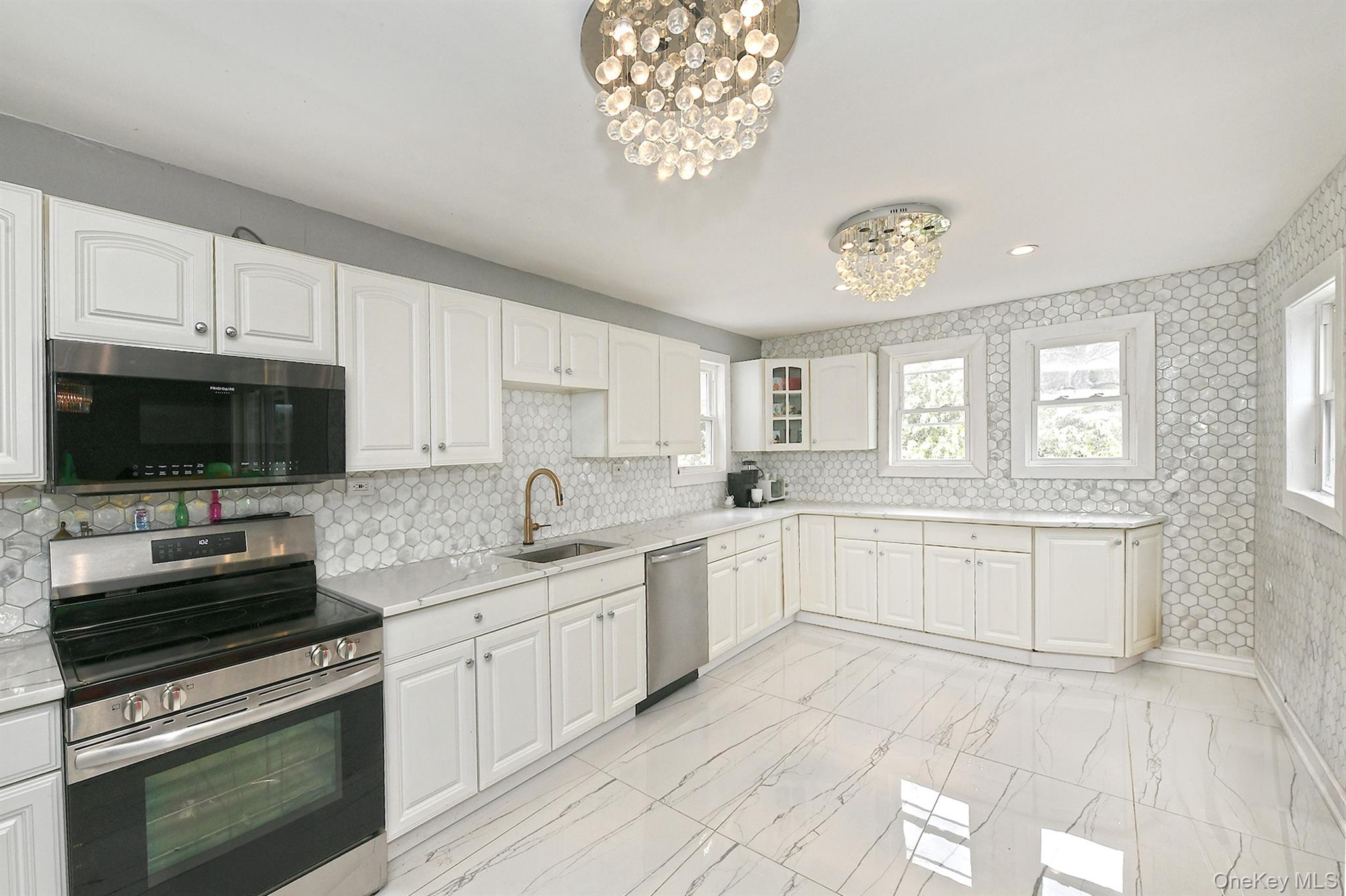 #3 photo, 5 Shadywood Court, サフォーク郡 Huntington , NY 11743