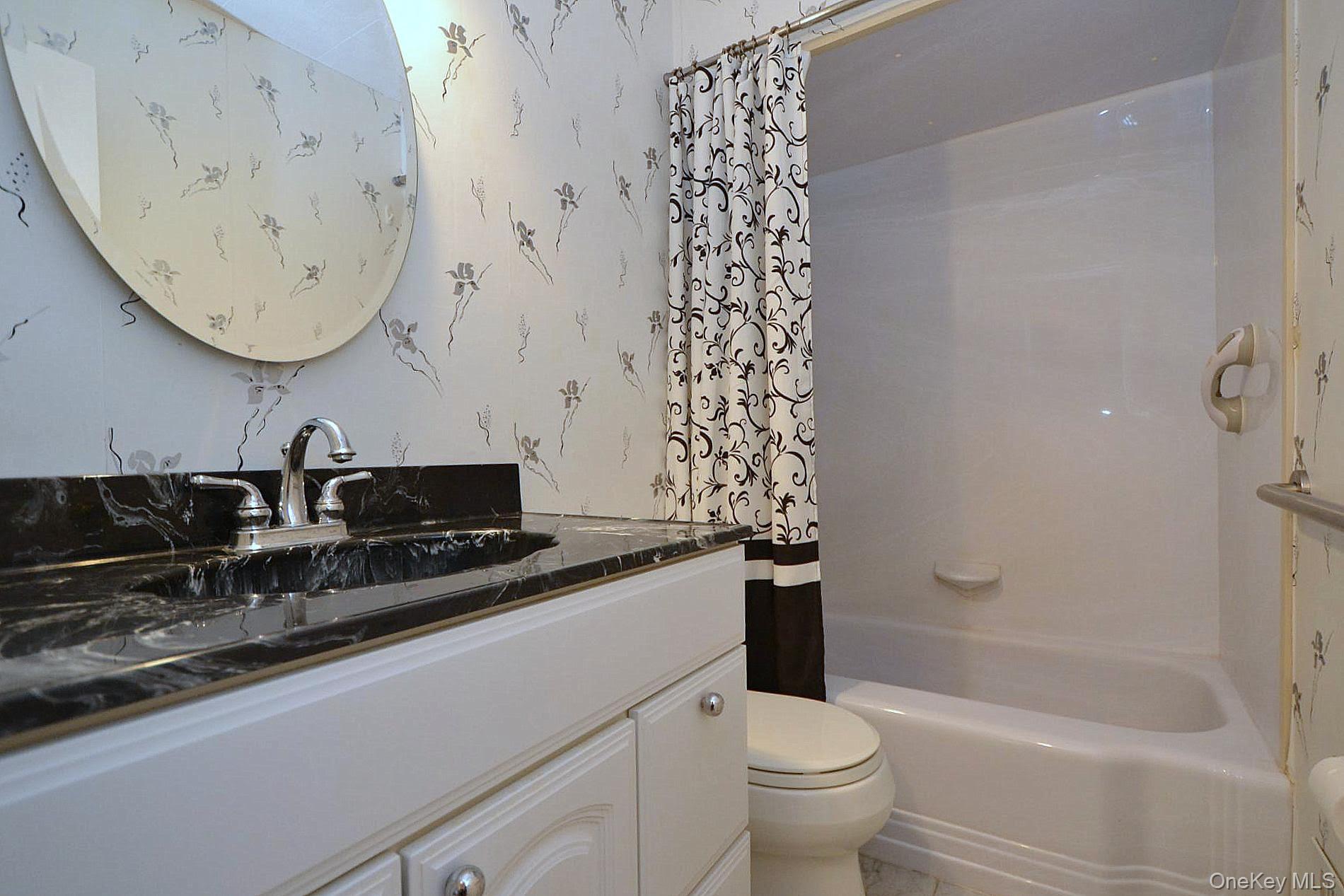 #11 photo, 348 Town Line Road, Commack , NY 11725