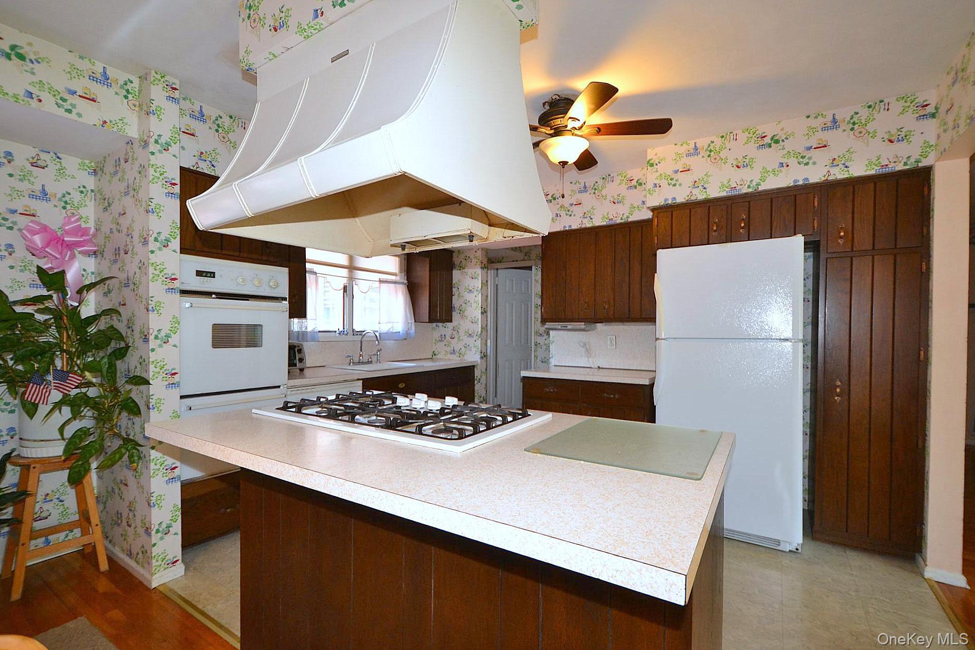 #6 photo, 348 Town Line Road, Commack , NY 11725