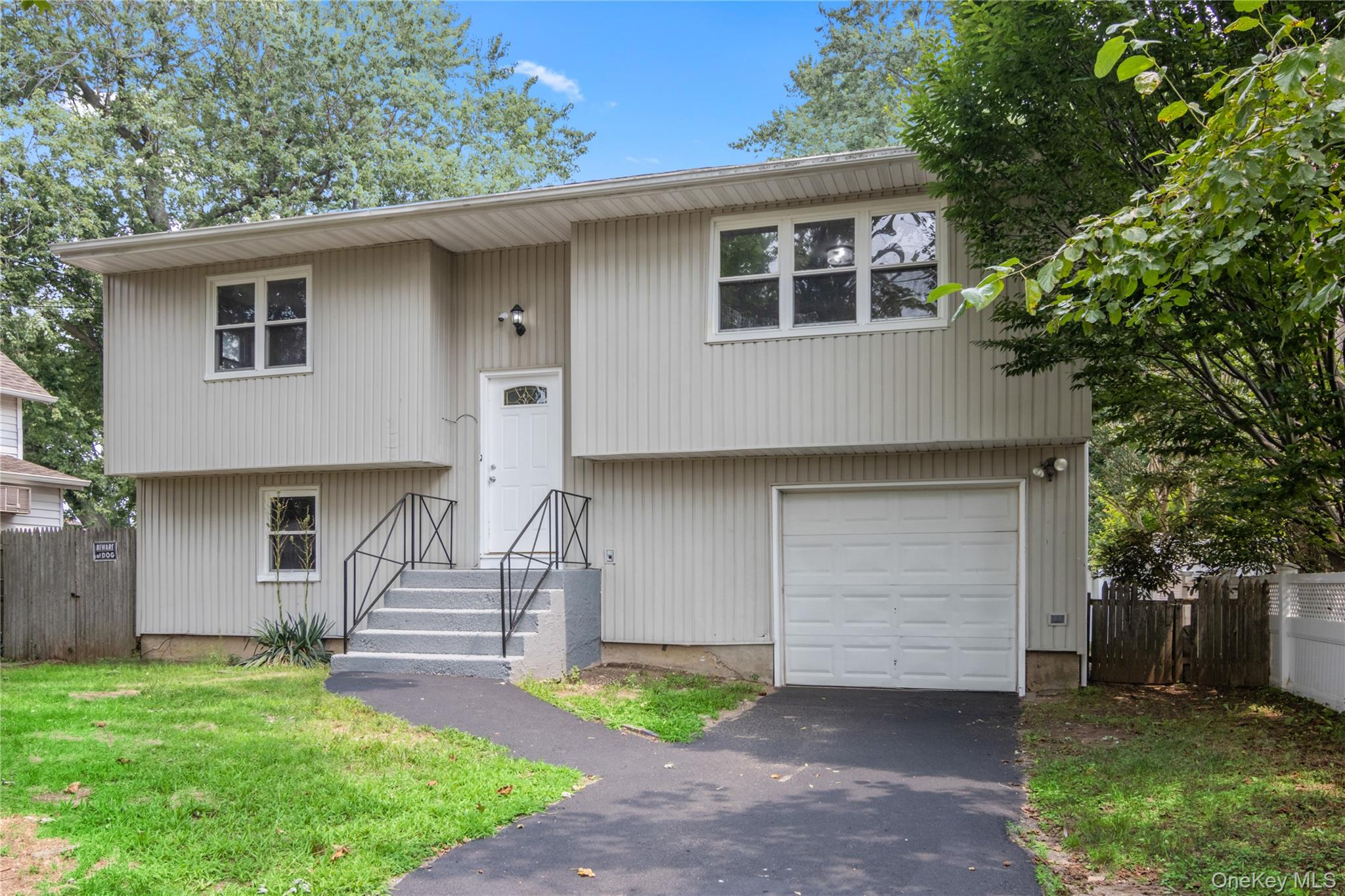 #1 photo, 426 5th Street, सफ़ोक काउंटी East Northport , NY 11731