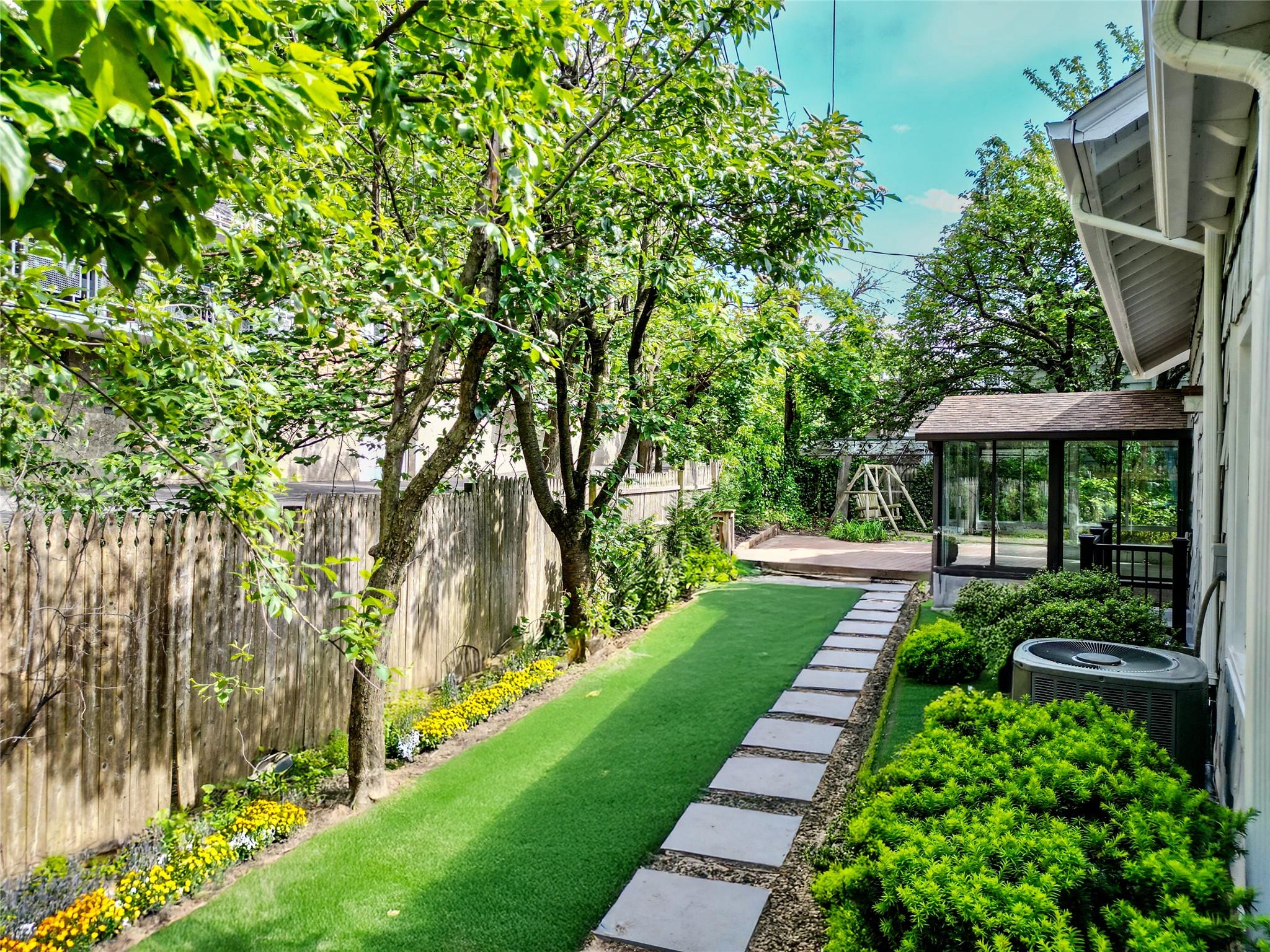 #16 photo, 31 Central Drive, Port Washington , NY 11050