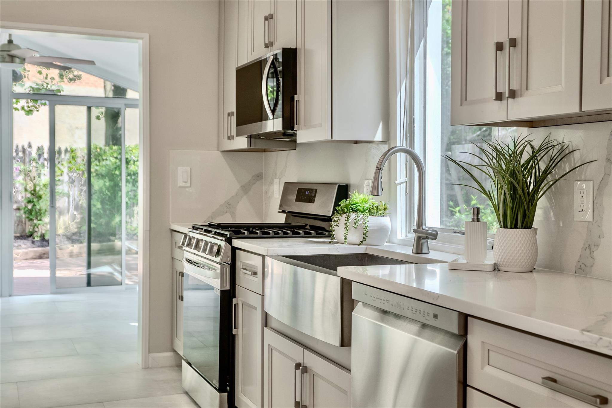 #4 photo, 31 Central Drive, Port Washington , NY 11050