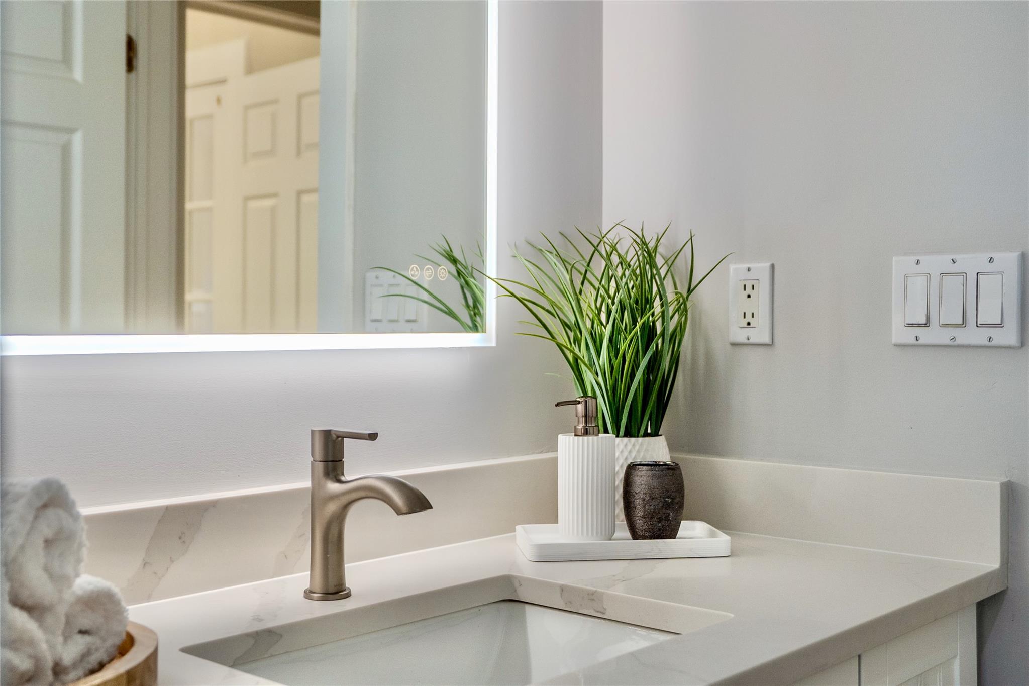 #7 photo, 31 Central Drive, Port Washington , NY 11050