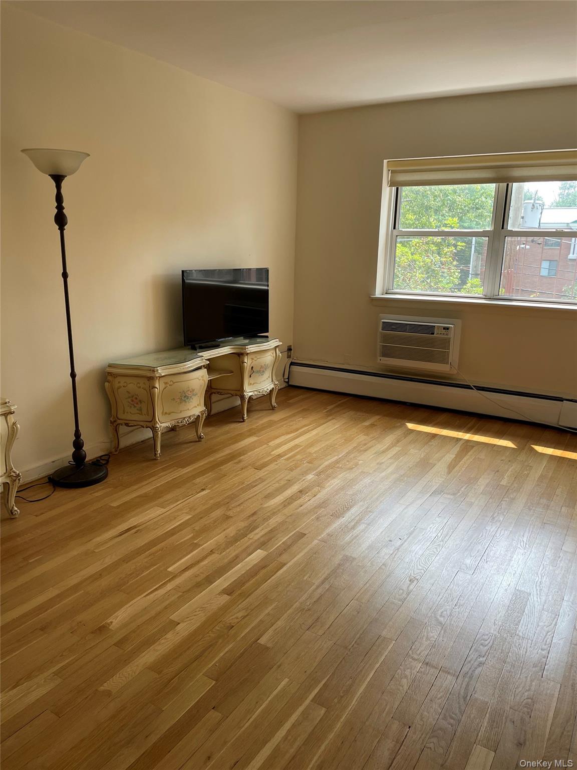 #16 photo, 1 Wooleys Lane, Great Neck , NY 11023