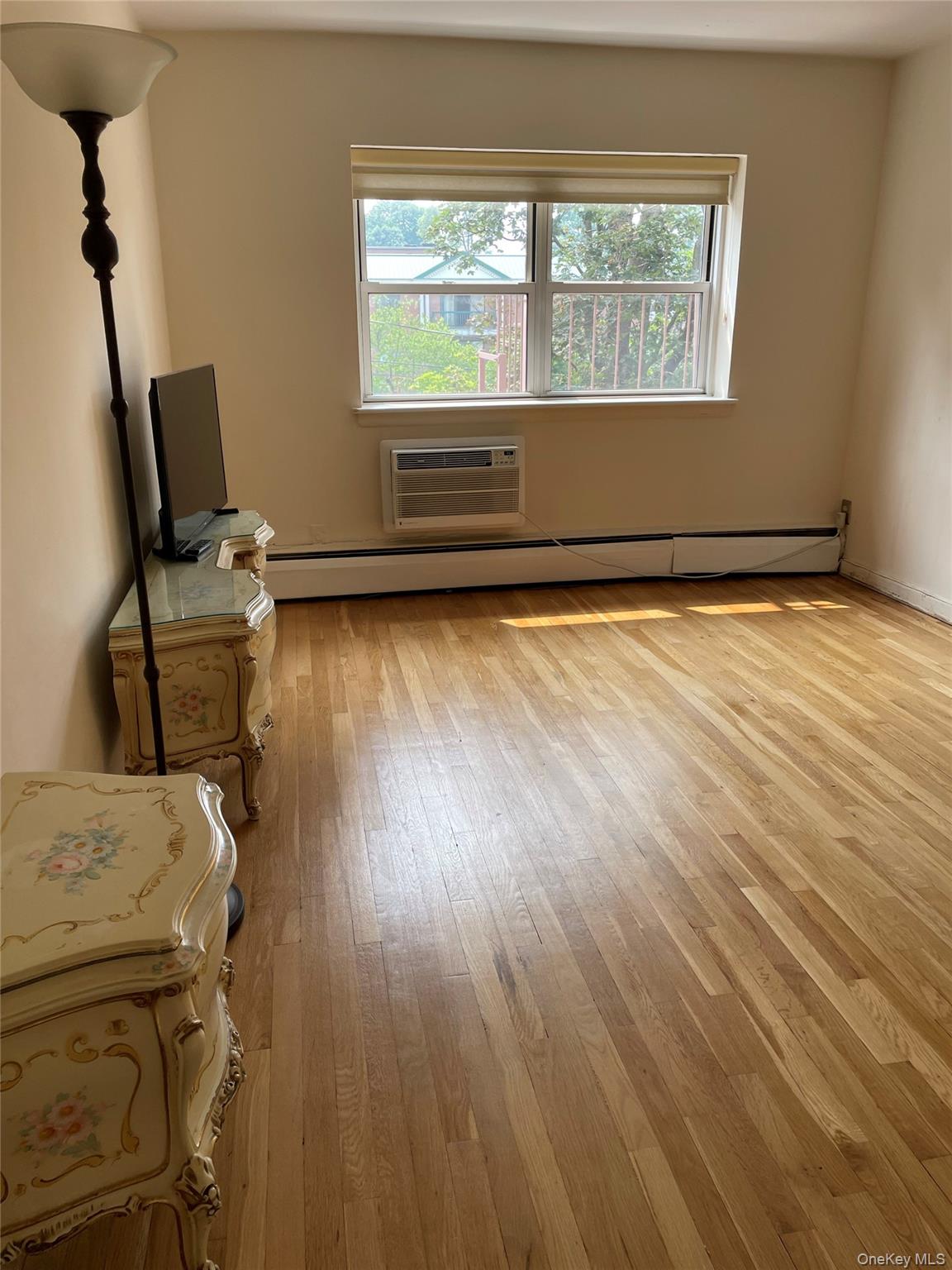 #17 photo, 1 Wooleys Lane, Great Neck , NY 11023