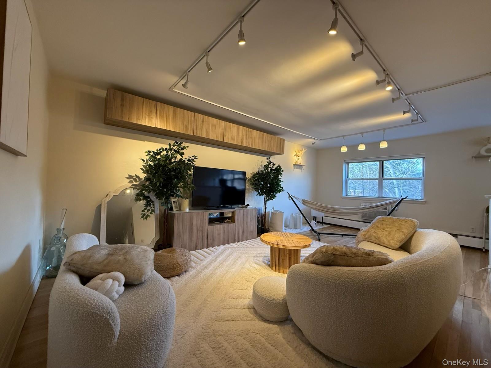 #8 photo, 1 Wooleys Lane, Great Neck , NY 11023