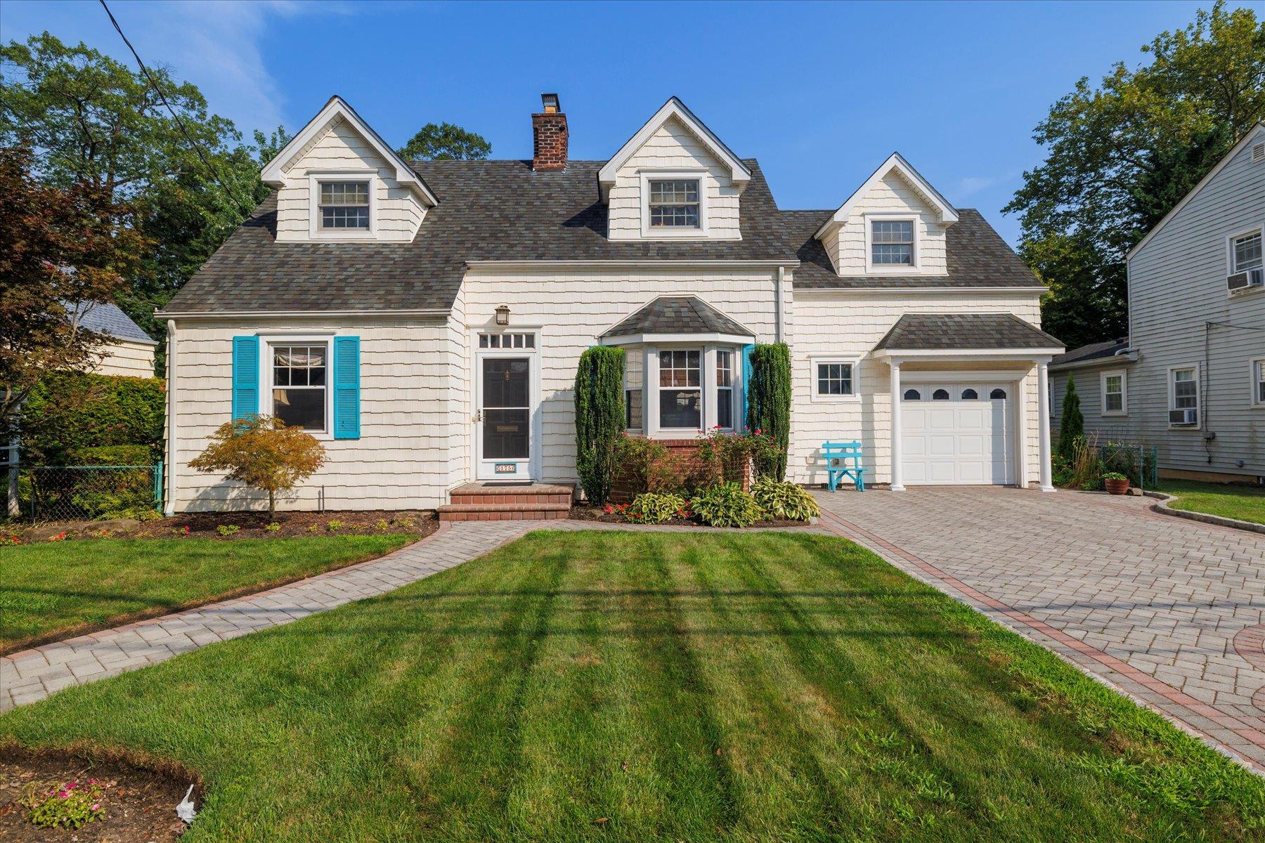 #1 photo, 175 Rockaway Avenue, Rockville Centre , NY 11570