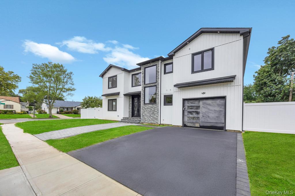 #1 photo, 472 Farmranch Road, Bethpage , NY 11714