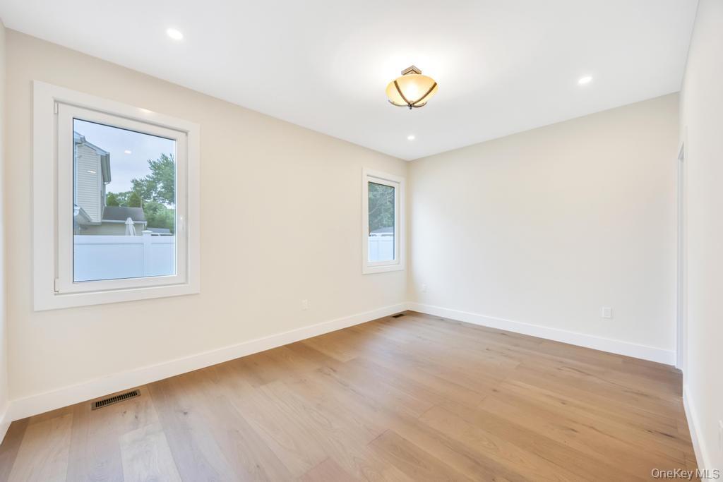 #16 photo, 472 Farmranch Road, Bethpage , NY 11714