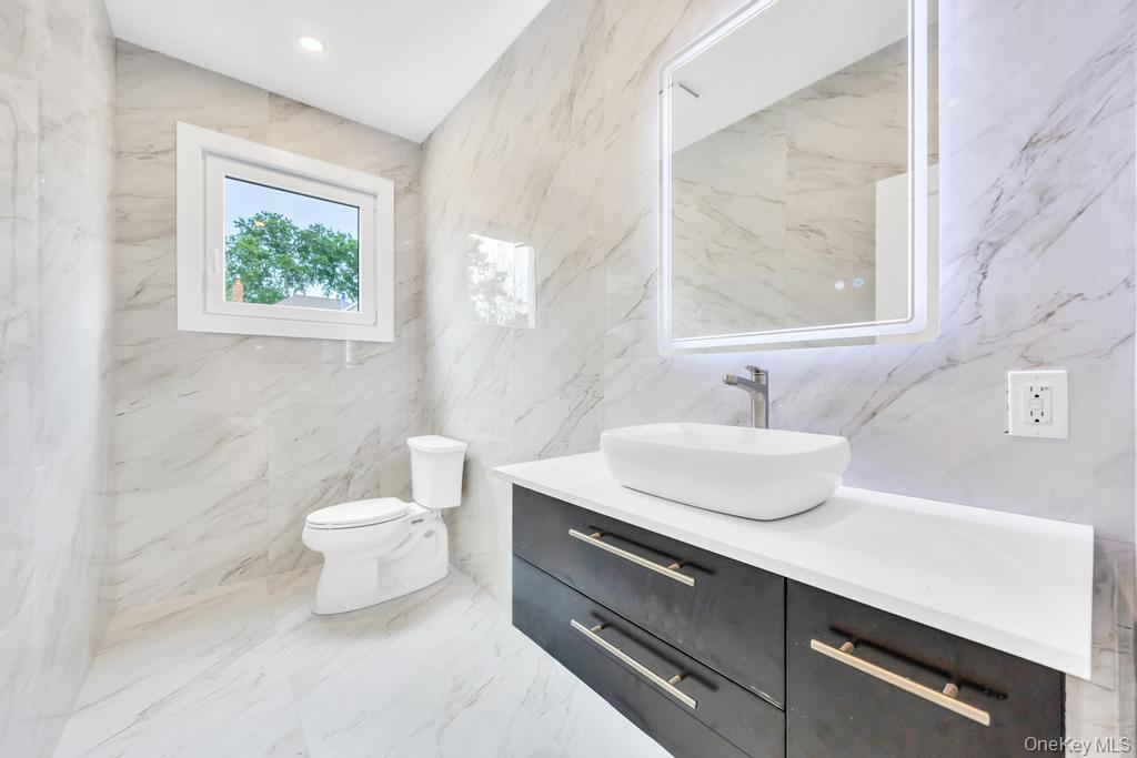 #18 photo, 472 Farmranch Road, Bethpage , NY 11714