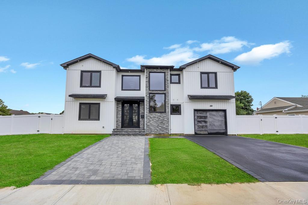 #2 photo, 472 Farmranch Road, Bethpage , NY 11714