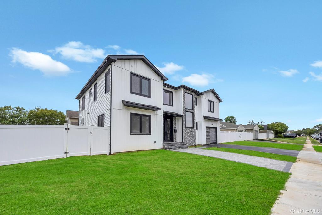 #3 photo, 472 Farmranch Road, Bethpage , NY 11714